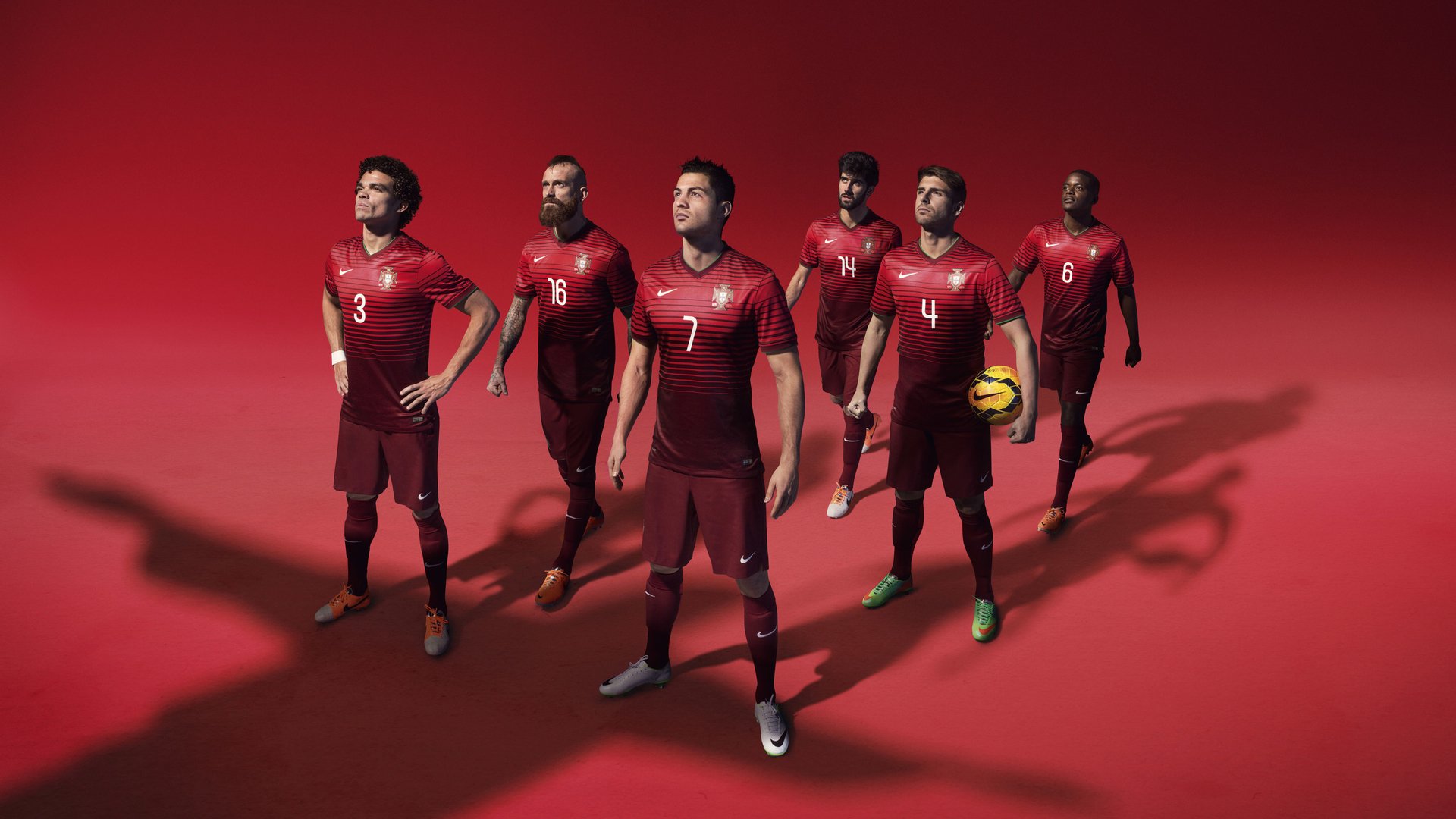 中国队中场贝尔特拉在巴黎奥运会上展现出强大的进攻组织能力，贝特伦对中国最新比赛视频