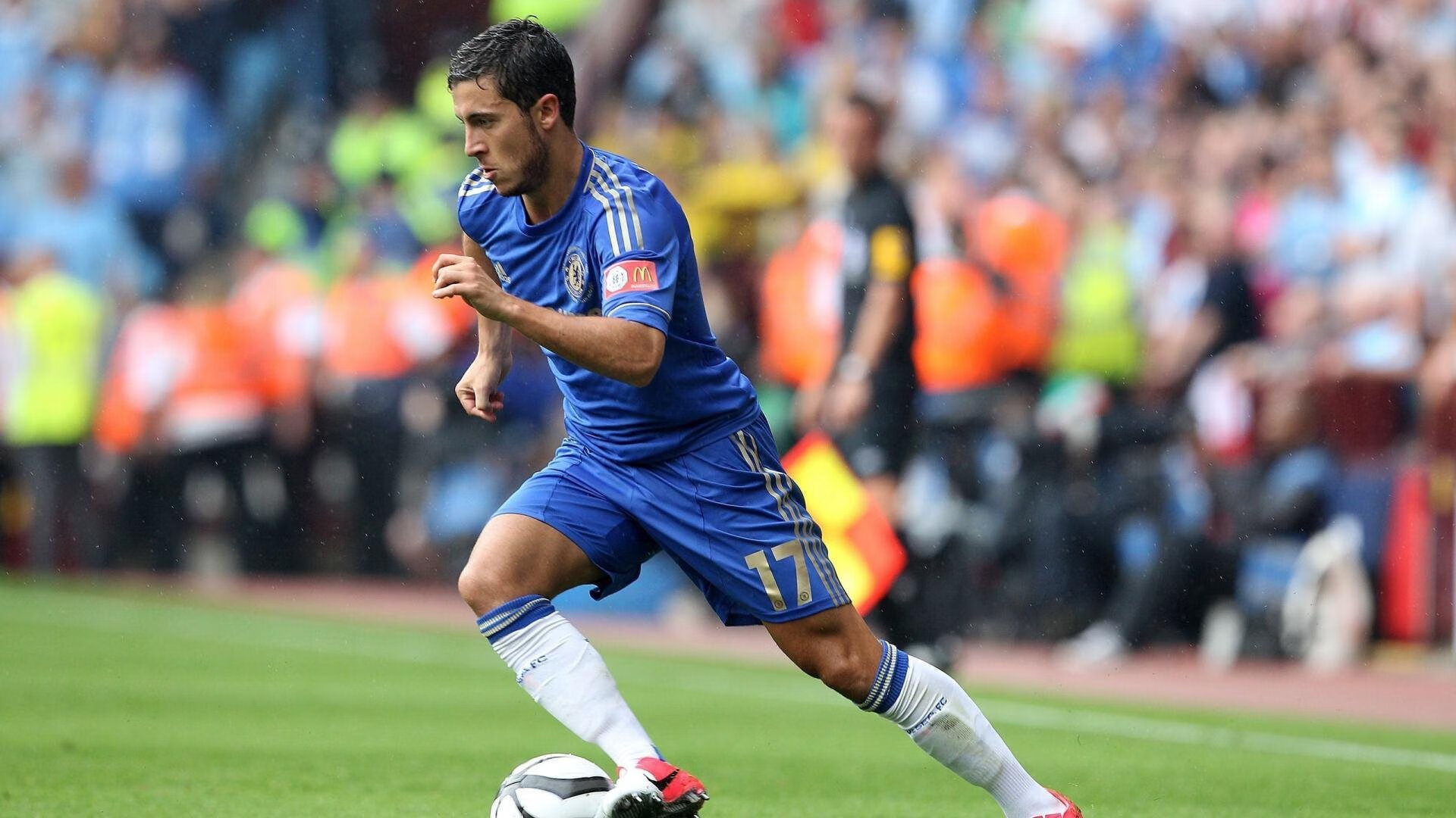 意甲激烈对抗,比分1-0,唯一入球由关键前锋完成,比赛亮点:射门精准度极高